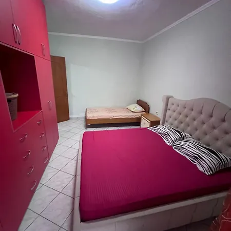 Erald Apartament شقة